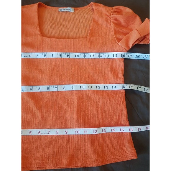 Big Dart Womens Blouse Orange Puff Sleeve Pleated Stretch Crinkle Size Medium - Picture 10 of 12